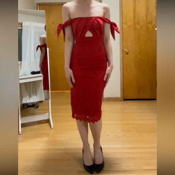 Red Lace Off-the-Shoulder Dress - Picture 7 of 8